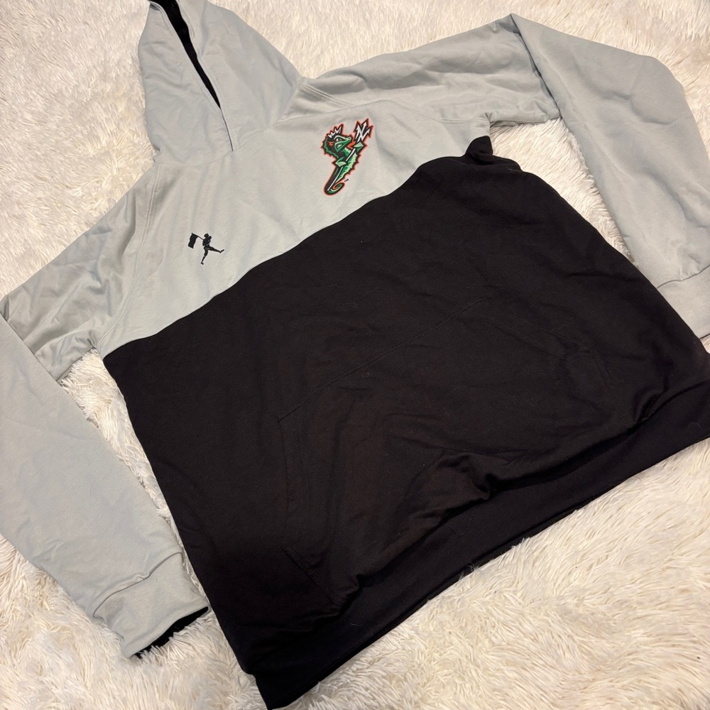 Baseballism Norfolk Tides Reversible Men's Hoodie Size Medium NWOT